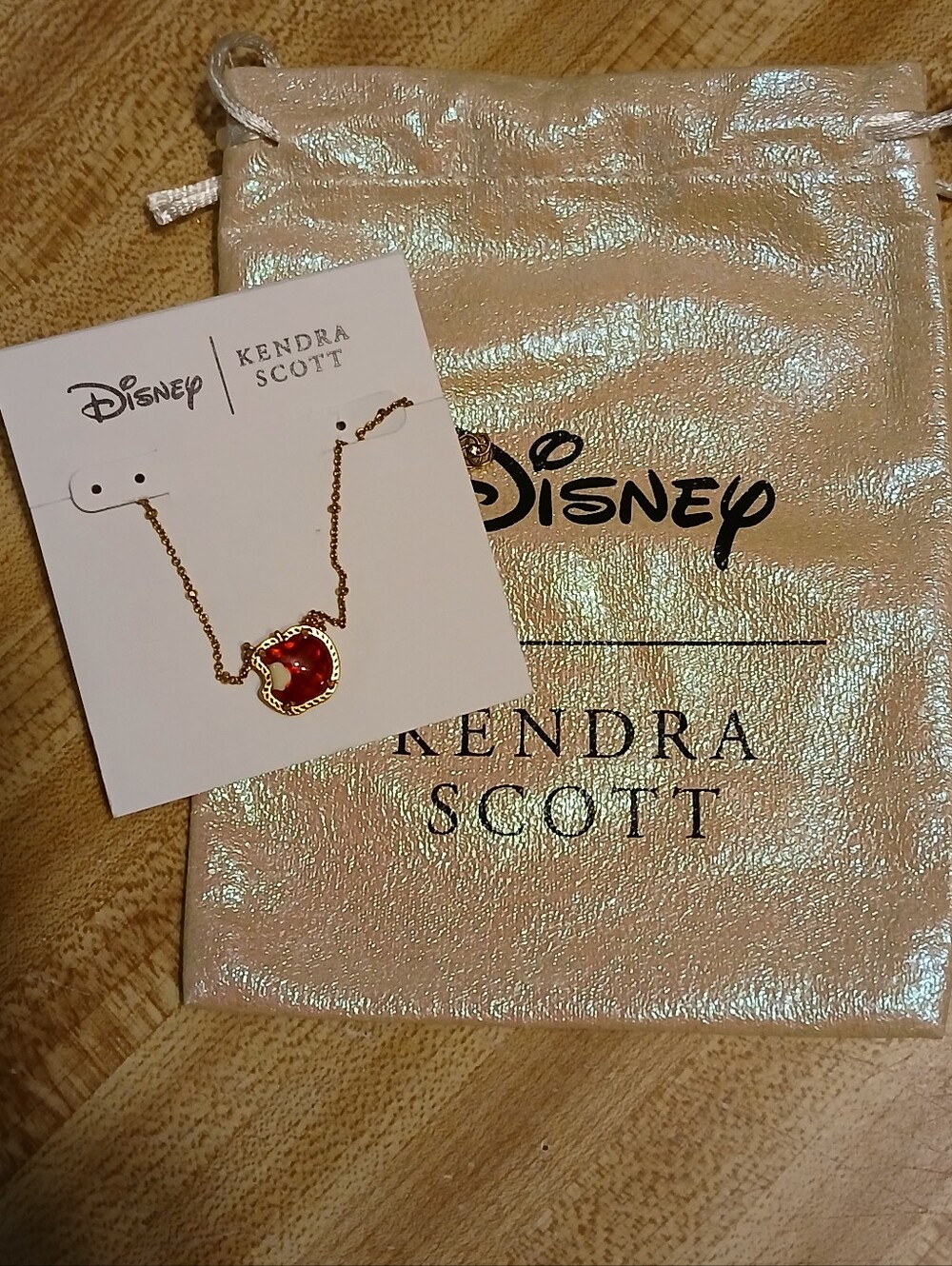 Kendra Scott × Disney Apple Necklace W/Dustbag